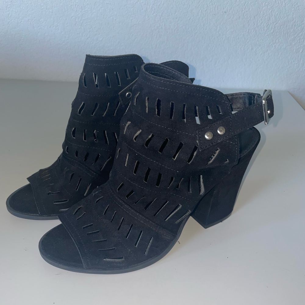 American eagle by Payless 8 1/2